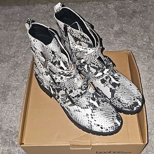 Boohoo Stud Snake Chunky Boots